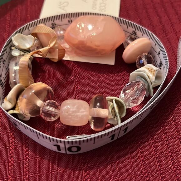 NWT Angelas Designs Pink & clear beads w/shell beads stretchy handmade bracelet - Picture 5 of 5
